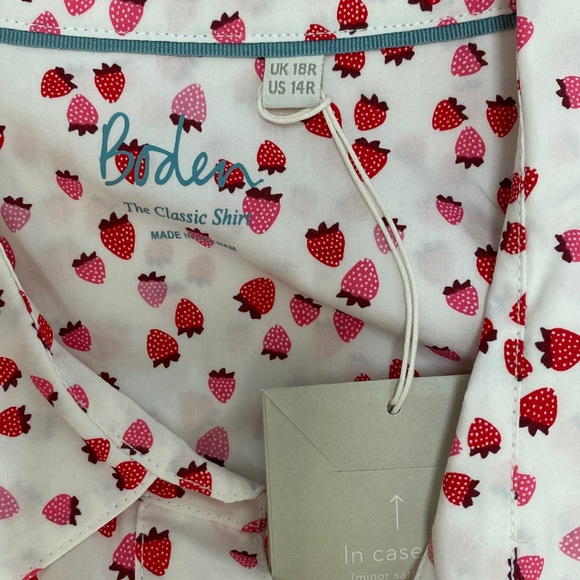 Boden Classic Shirt - Strawberry 🍓 Print - Picture 5 of 6